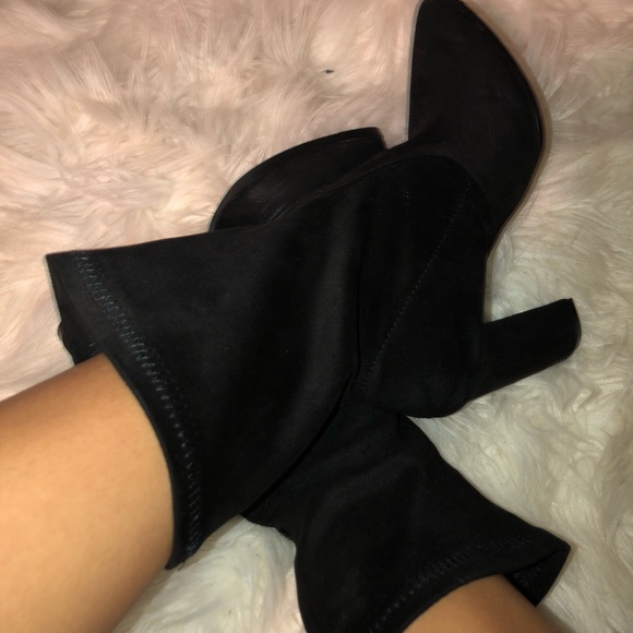 MidCalf Velvet Booties - Picture 3 of 4